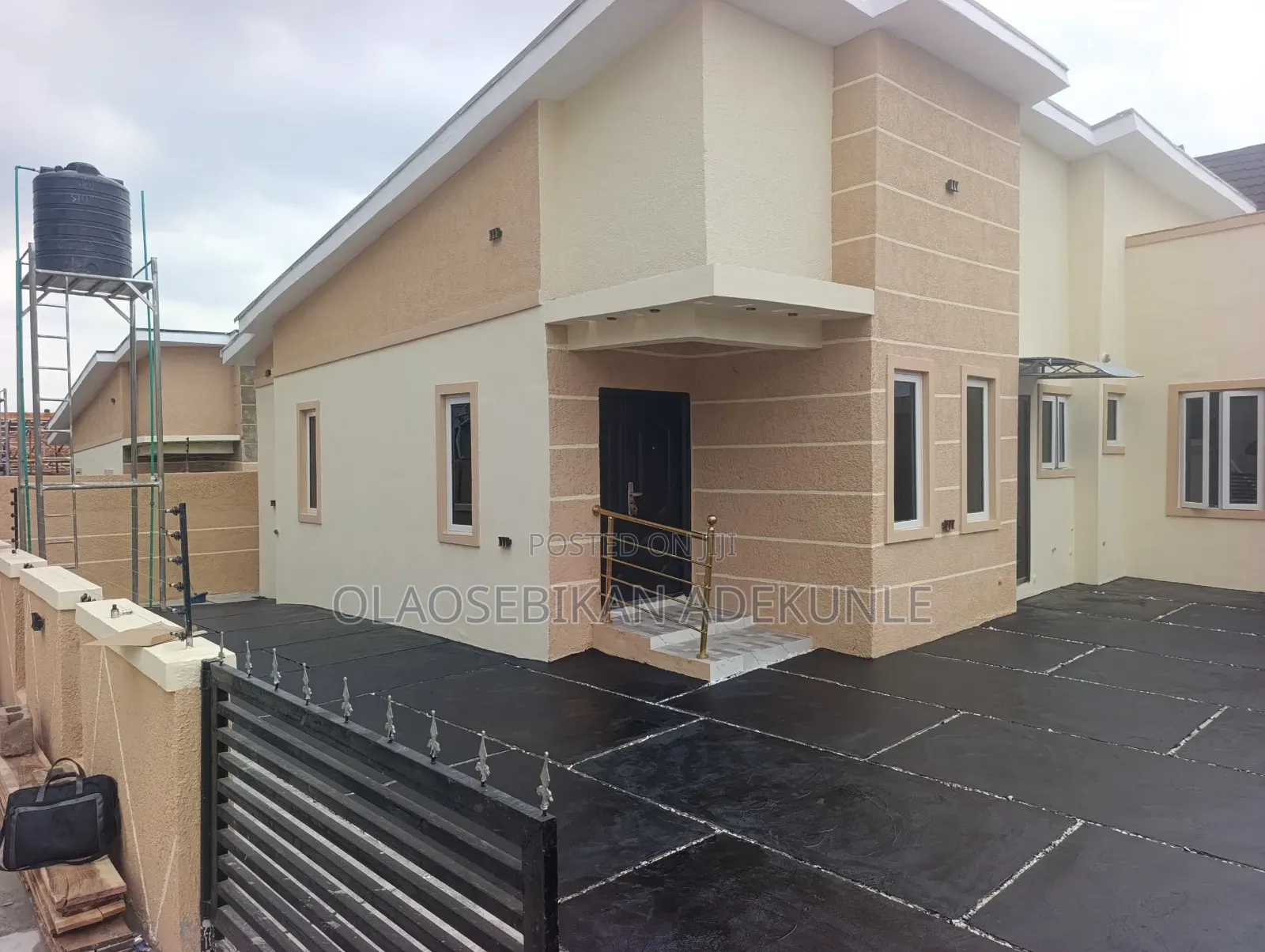 3bdrm Bungalow in Owu Crown Hotel Area, Iwo Road for sale in Iwo Road