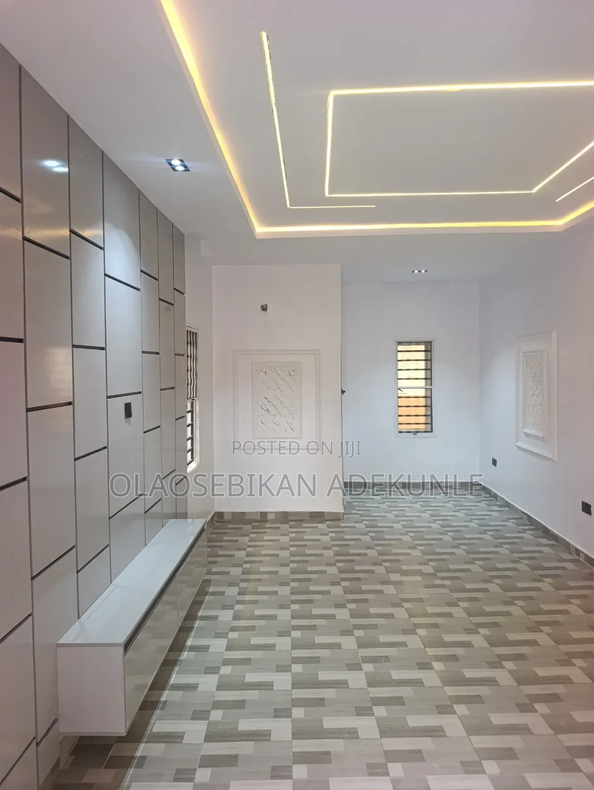 3bdrm Bungalow in Owu Crown Hotel Area, Iwo Road for sale in Iwo Road