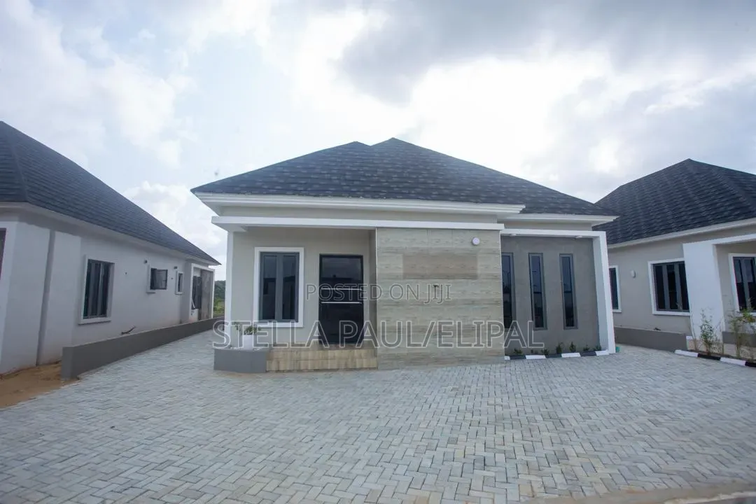 Furnished 3bdrm Bungalow in Celebration Parkland, Lekki Expressway in Lekki Expressway