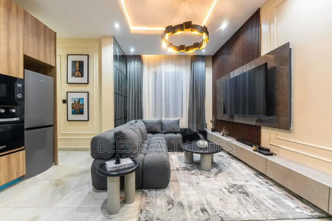 Cozy 1 Bedroom Apartment With a PS5 and Swimming Pool in Lekki Phase 1