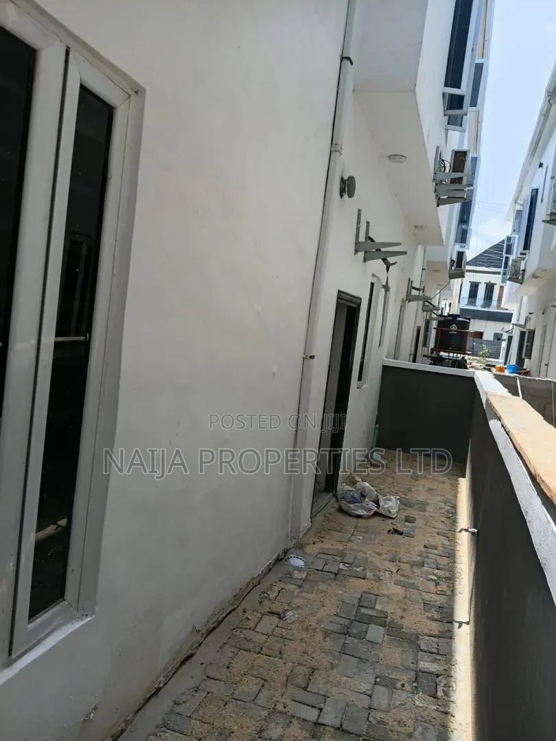 4bdrm Townhouse / Terrace in Ikota for rent in Ikota