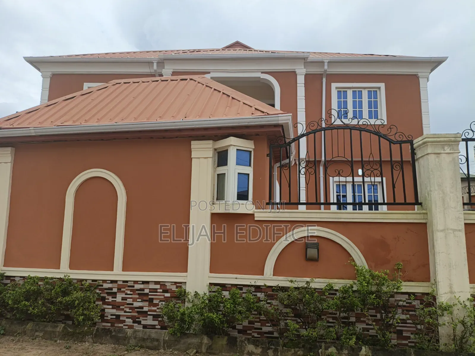 Furnished 3bdrm Block of Flats in Gbaga, Ikorodu Garage for rent in Ikorodu Garage