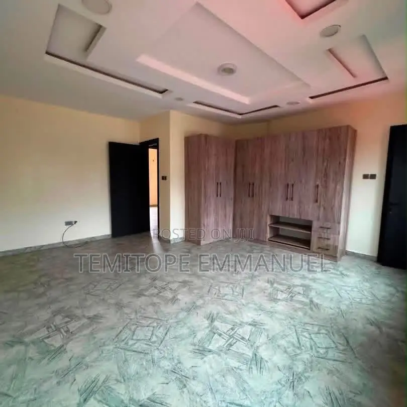 Furnished 4bdrm Duplex in GRA Phase 2 Shangisha for sale in GRA Phase 2 Shangisha