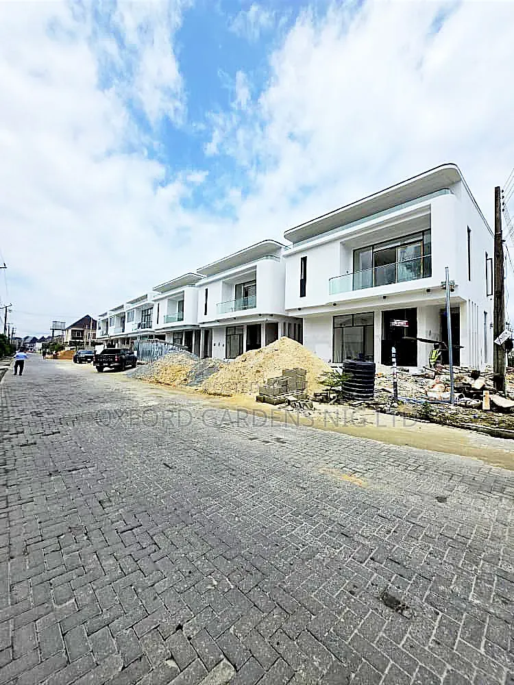 4bdrm Duplex in Royal Pine Estate, Chevron for sale in Chevron