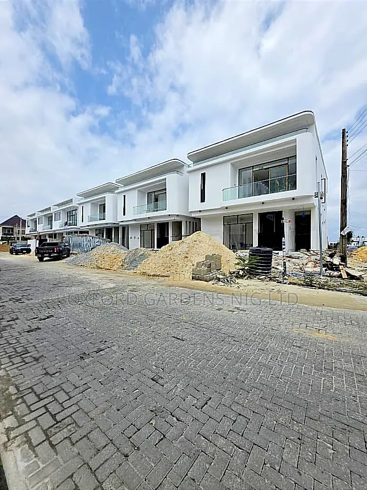 4bdrm Duplex in Royal Pine Estate, Chevron for sale in Chevron