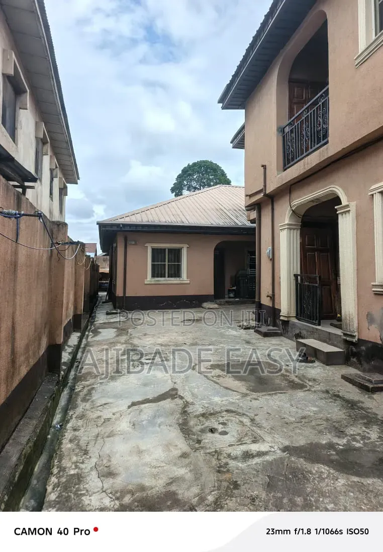 12bdrm Block of Flats in Igando / Ikotun/Igando for sale in Igando / Ikotun/Igando