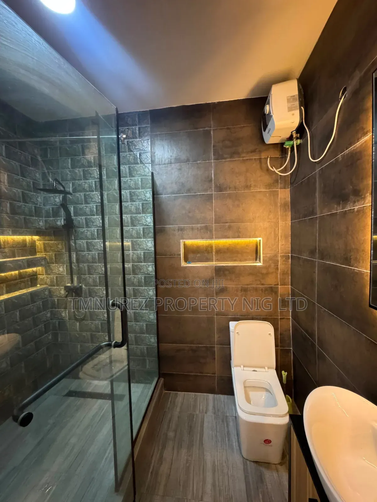 3bdrm Duplex in Chevron for rent in Chevron