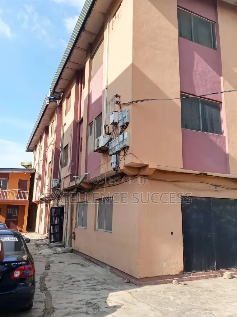 3bdrm Block of Flats in Egbeda Lagos for sale in Egbeda