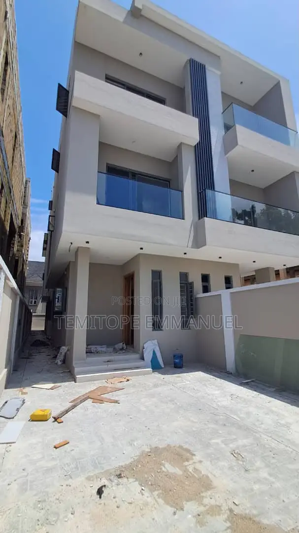 Furnished 5bdrm Duplex in Lekki Phase 1 for sale in Lekki Phase 1