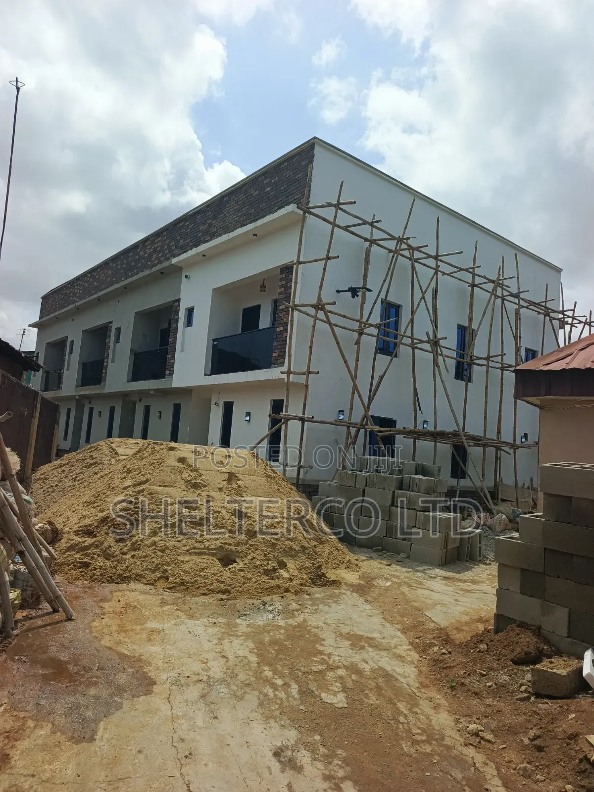 Furnished 3bdrm Duplex in Gated, Tared And, Mende for sale in Mende