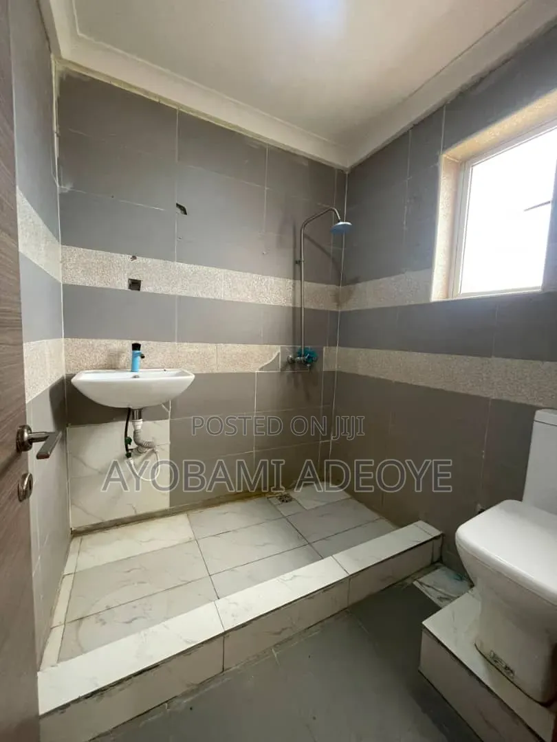Studio Apartment in Chevron Drive for rent in Chevron