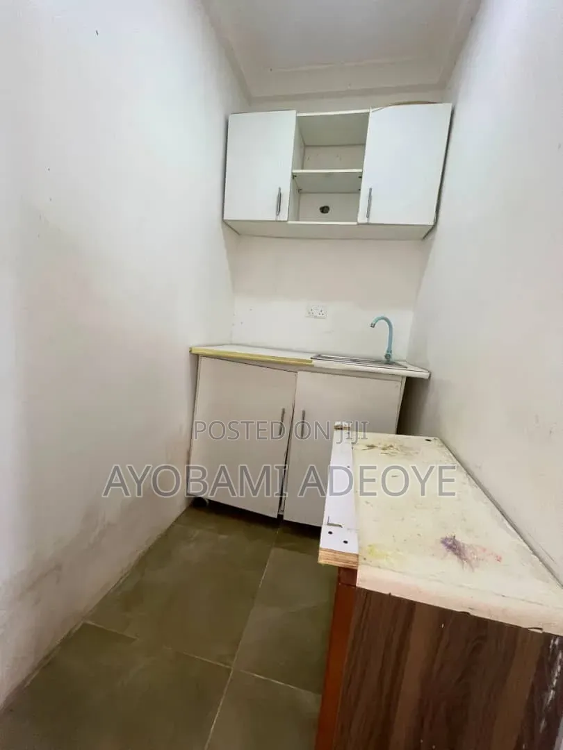 Studio Apartment in Chevron Drive for rent in Chevron