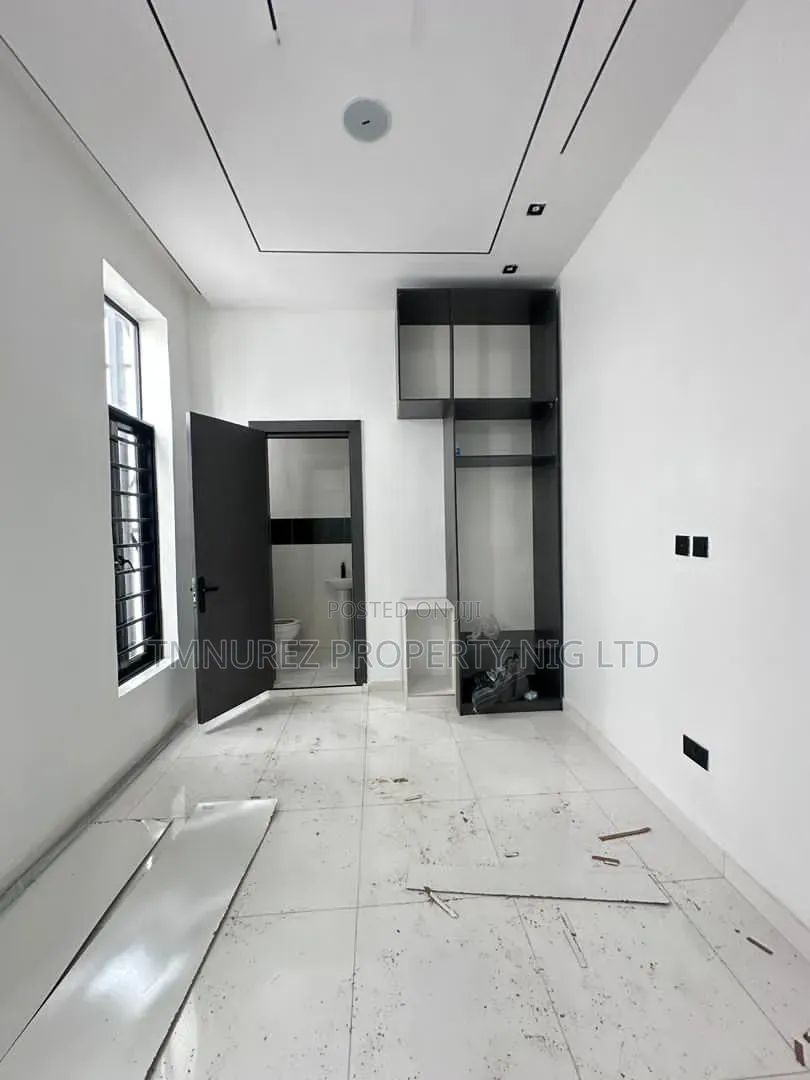 4bdrm Duplex in Off Lekki-Epe Expressway for sale in Off Lekki-Epe Expressway