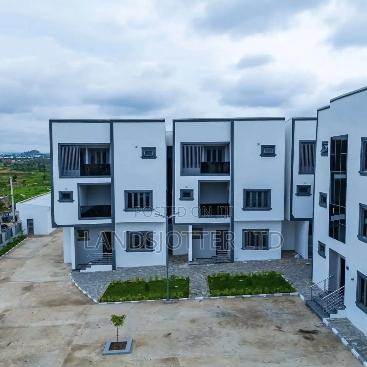 Furnished 4bdrm Duplex in Landsjotter, Life Camp for sale in Life Camp