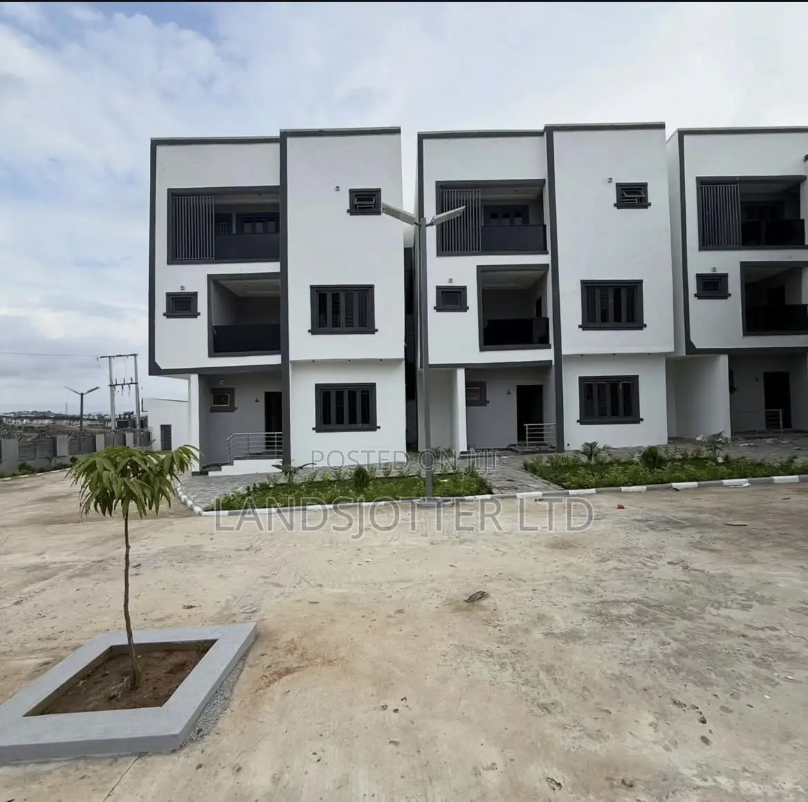 Furnished 4bdrm Duplex in Landsjotter, Life Camp for sale in Life Camp