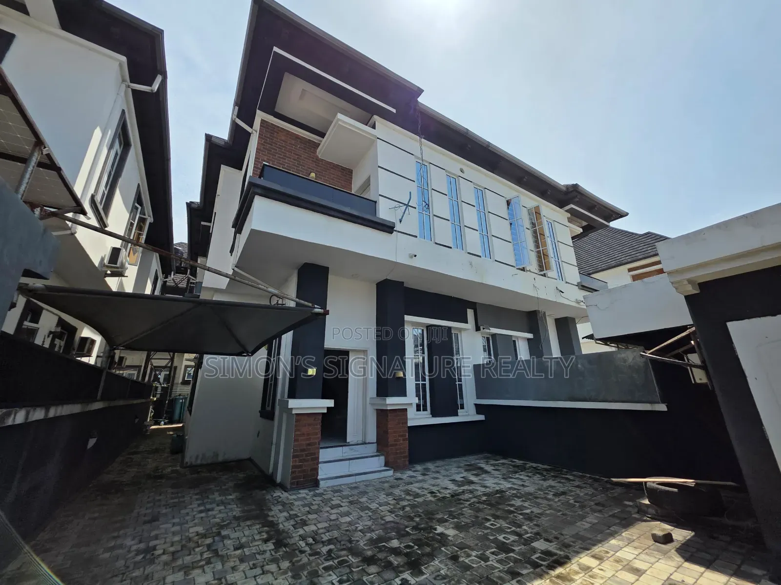4bdrm Duplex in Chevron for rent in Chevron
