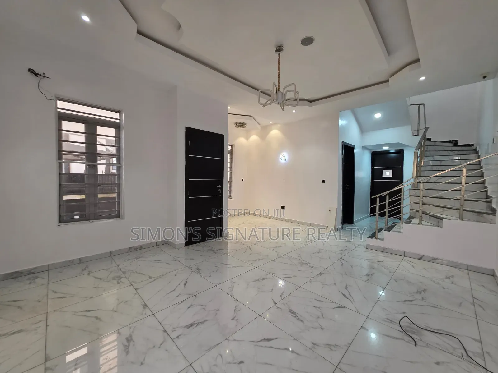 4bdrm Duplex in Chevron for rent in Chevron