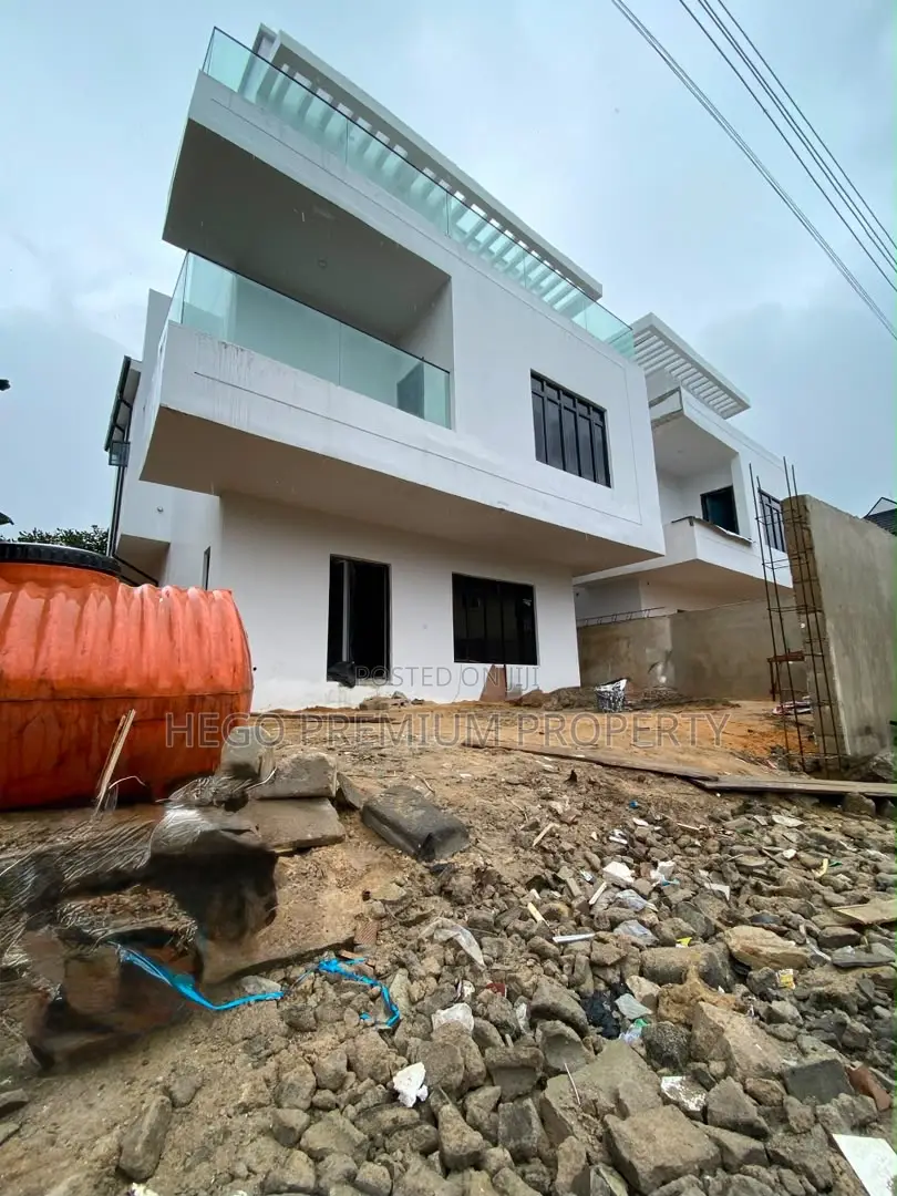 4bdrm Duplex in Woji Estate for sale in Woji