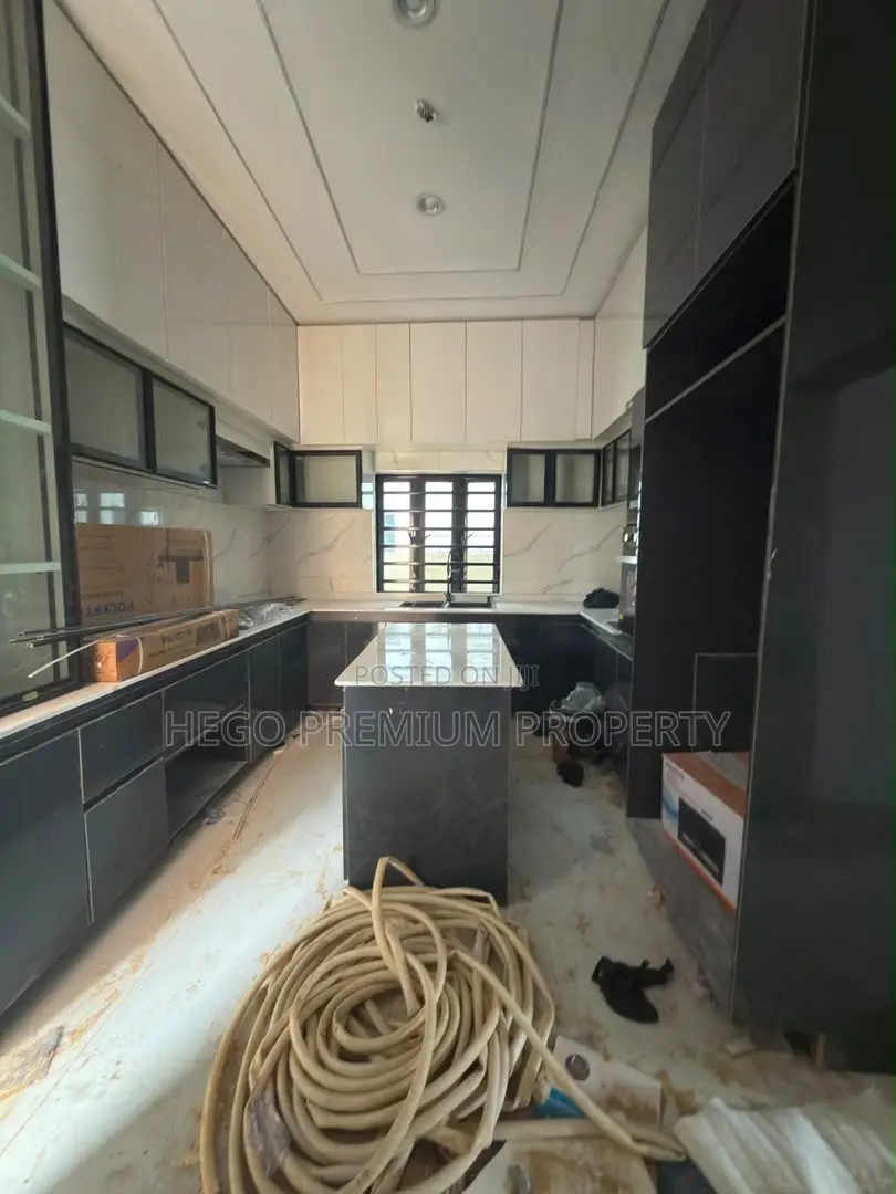 4bdrm Duplex in Woji Estate for sale in Woji