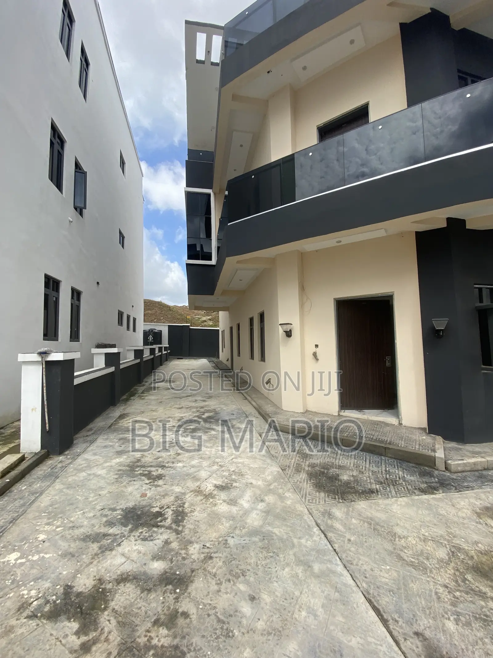 4bdrm Duplex in Guzape Main for sale in Guzape District