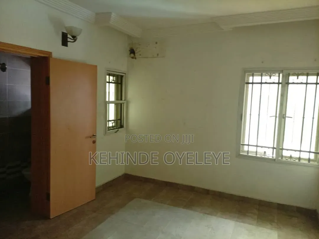 4bdrm Townhouse/Terrace in Tokas Home, Ikate-Elegushi for sale in Ikate-Elegushi