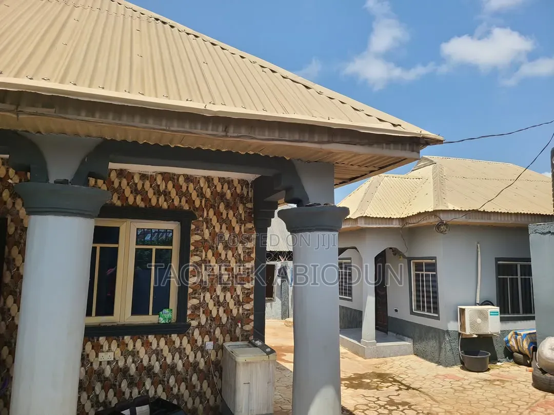 Furnished 2bdrm Bungalow in Akede Iyaloja Estate, Olorunda-Osun in Olorunda-Osun
