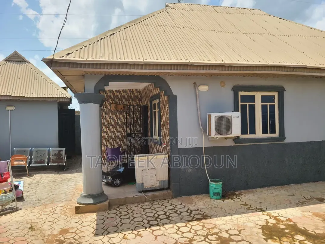 Furnished 2bdrm Bungalow in Akede Iyaloja Estate, Olorunda-Osun in Olorunda-Osun
