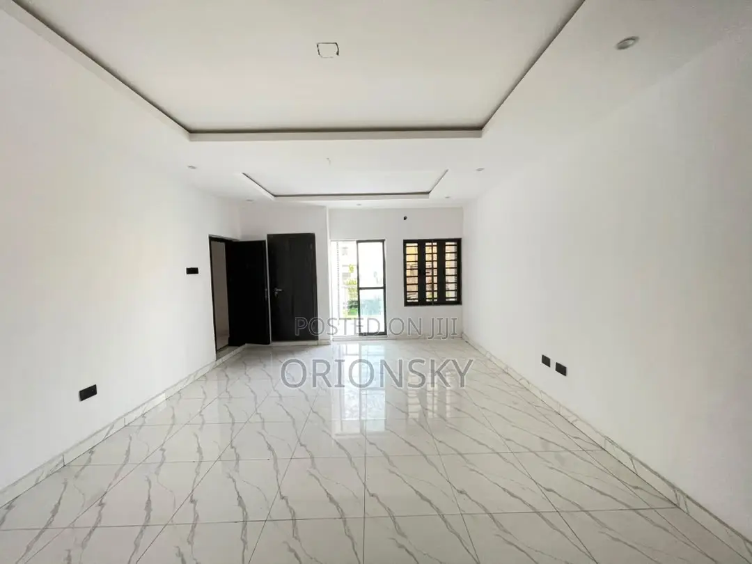 3bdrm Apartment in Ifako-Gbagada for sale in Ifako-Gbagada