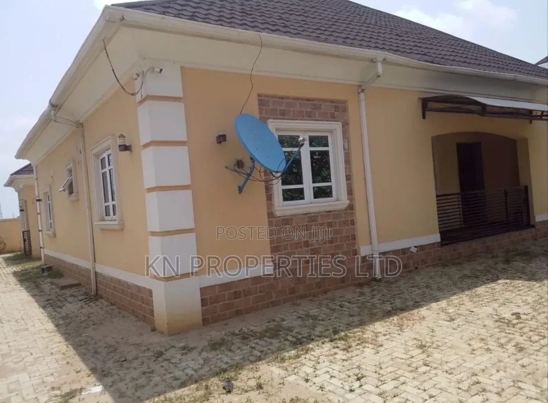 3bdrm Bungalow in Secured And Serene, Galadimawa for rent in Galadimawa
