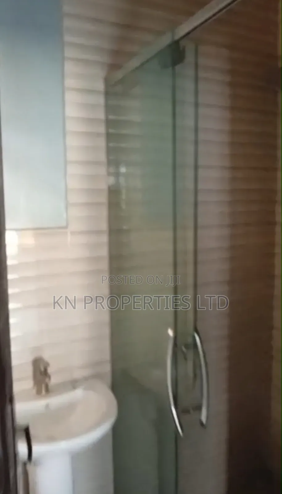 3bdrm Bungalow in Secured And Serene, Galadimawa for rent in Galadimawa
