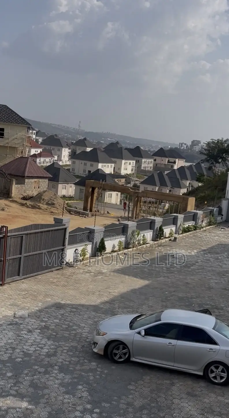 Furnished 4bdrm Duplex in Valid Dreams Estate, Guzape District for sale in Guzape District