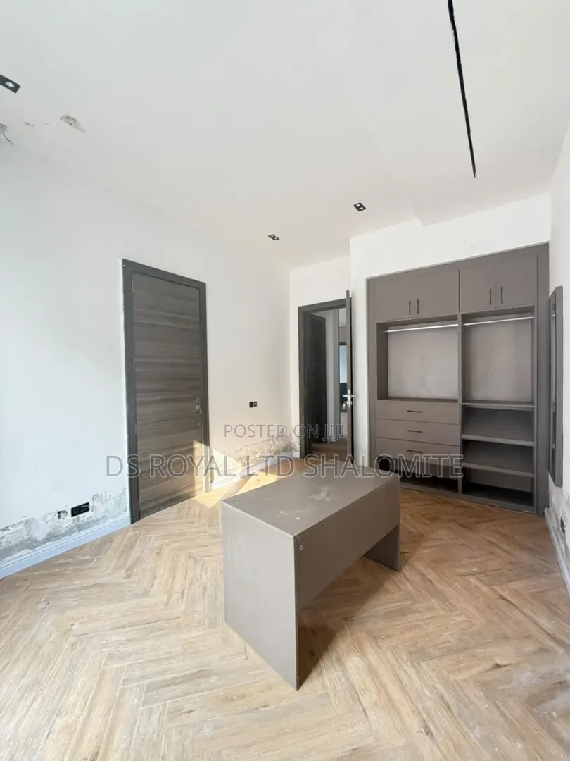 3bdrm Penthouse in Lekki Phase 1 for sale in Lekki Phase 1