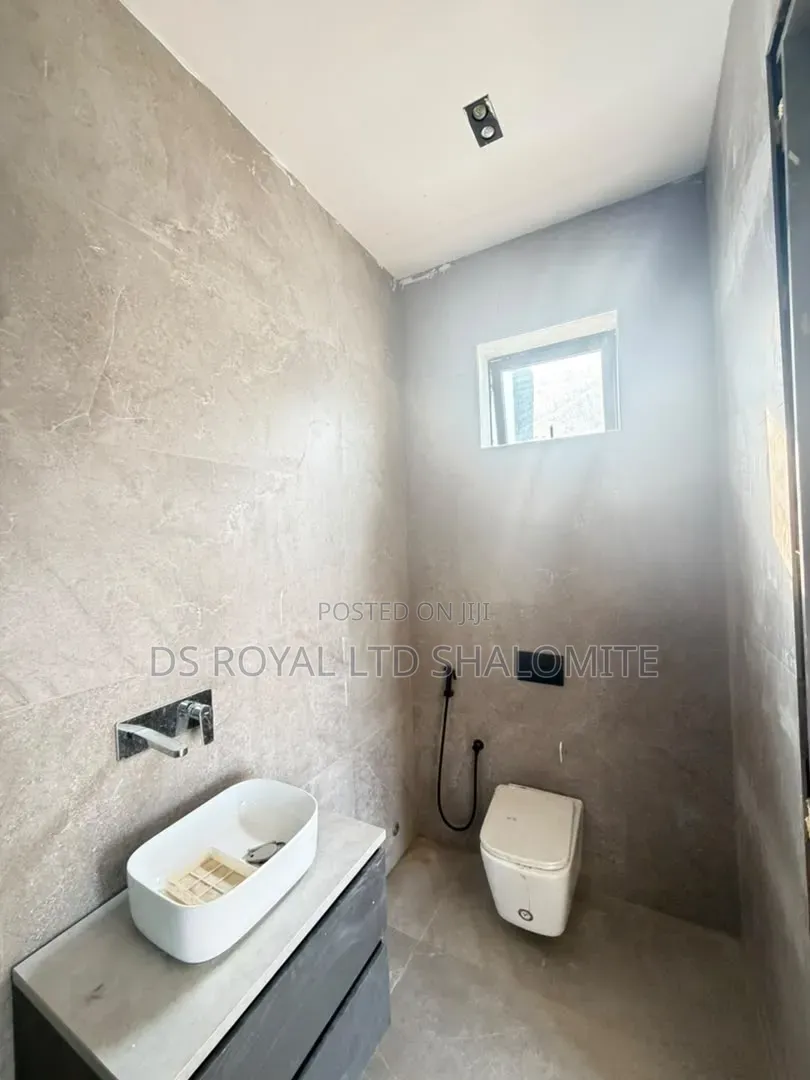 3bdrm Penthouse in Lekki Phase 1 for sale in Lekki Phase 1