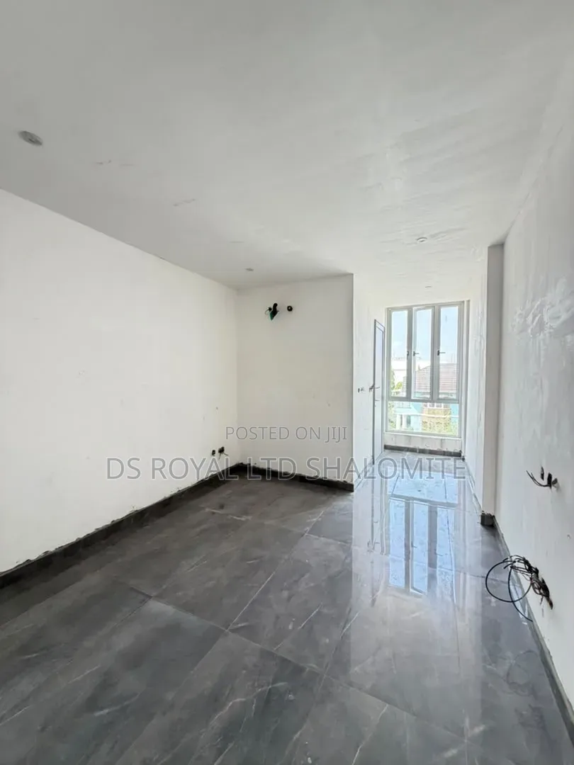 2bdrm Apartment in Lekki Phase 1 for sale in Lekki Phase 1