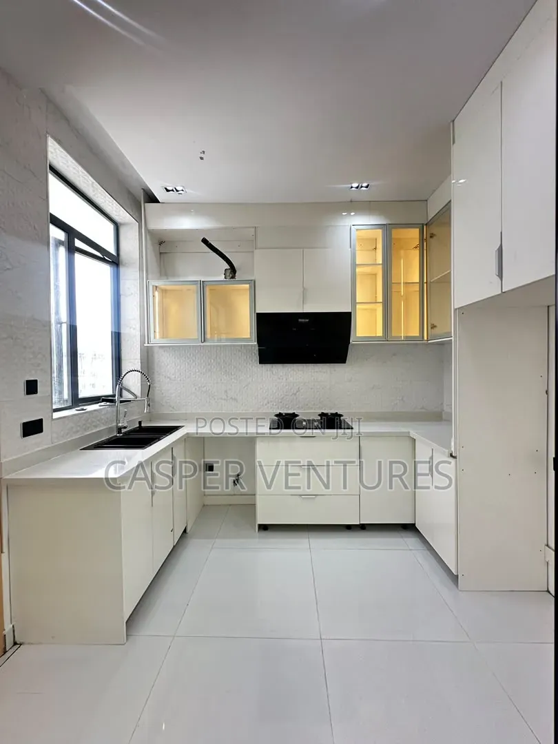 2bdrm Apartment in Chisco, Ikate for sale in Ikate