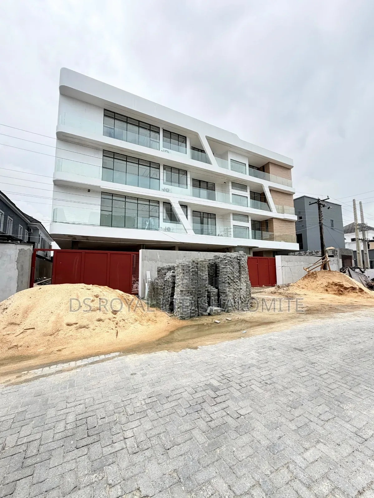 2bdrm Block of Flats in Lekki Phase 1 for sale in Lekki Phase 1