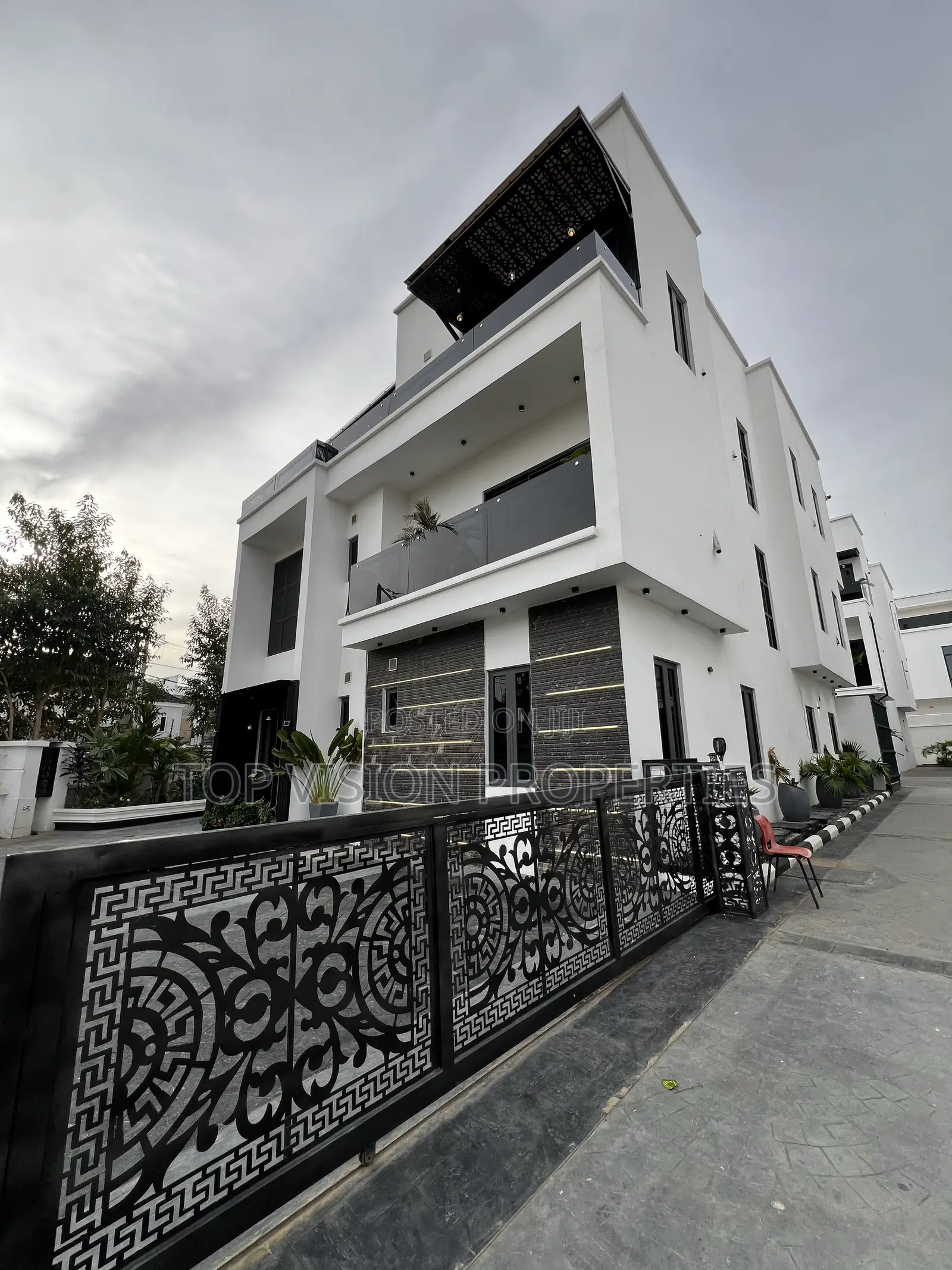 Furnished 5bdrm Duplex in Kado for sale in Kado