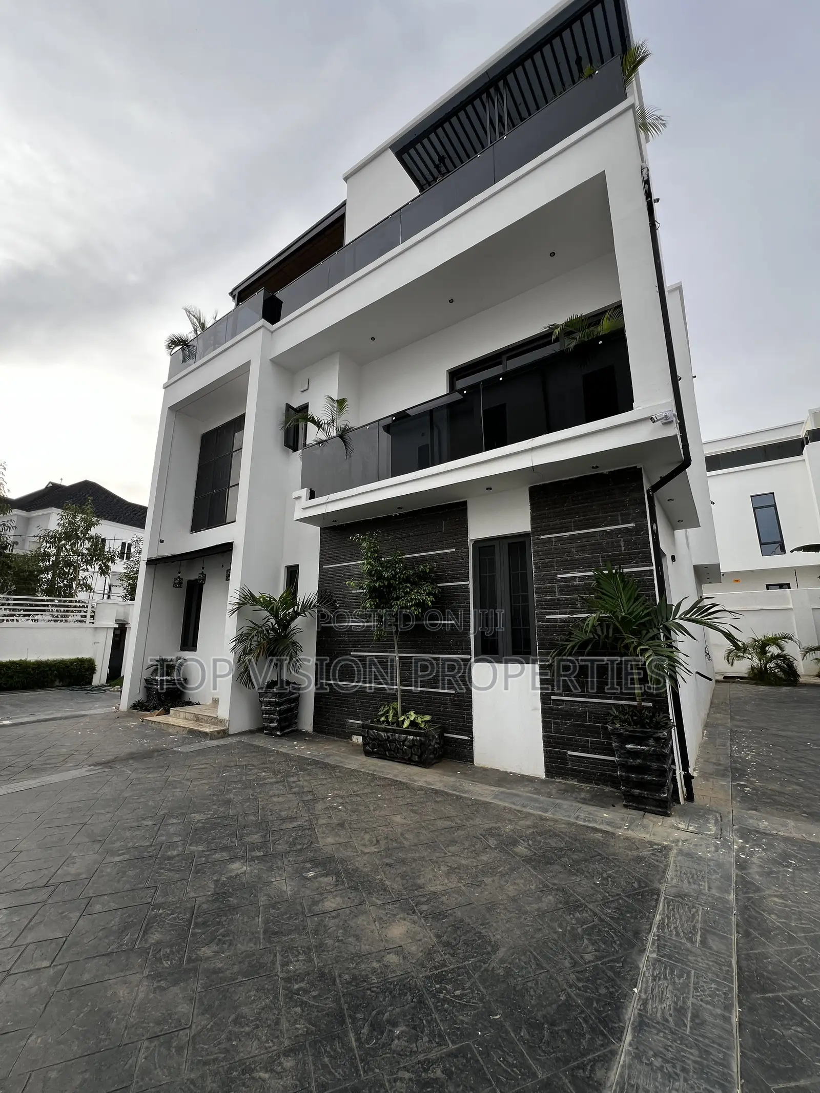 Furnished 5bdrm Duplex in Kado for sale in Kado
