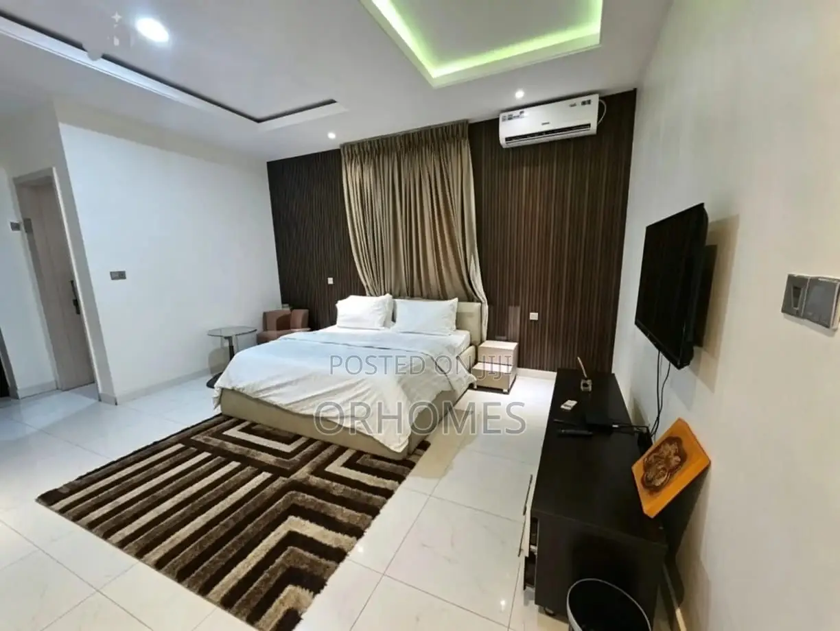 Furnished 3bdrm Apartment in Oniru Estate for rent in Parkview Estate