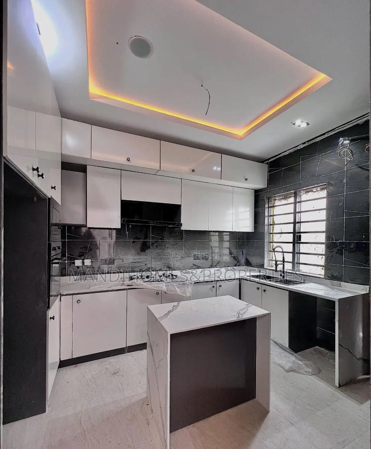 4bdrm Duplex in Lekki Phase 2 for sale in Lekki Phase 2