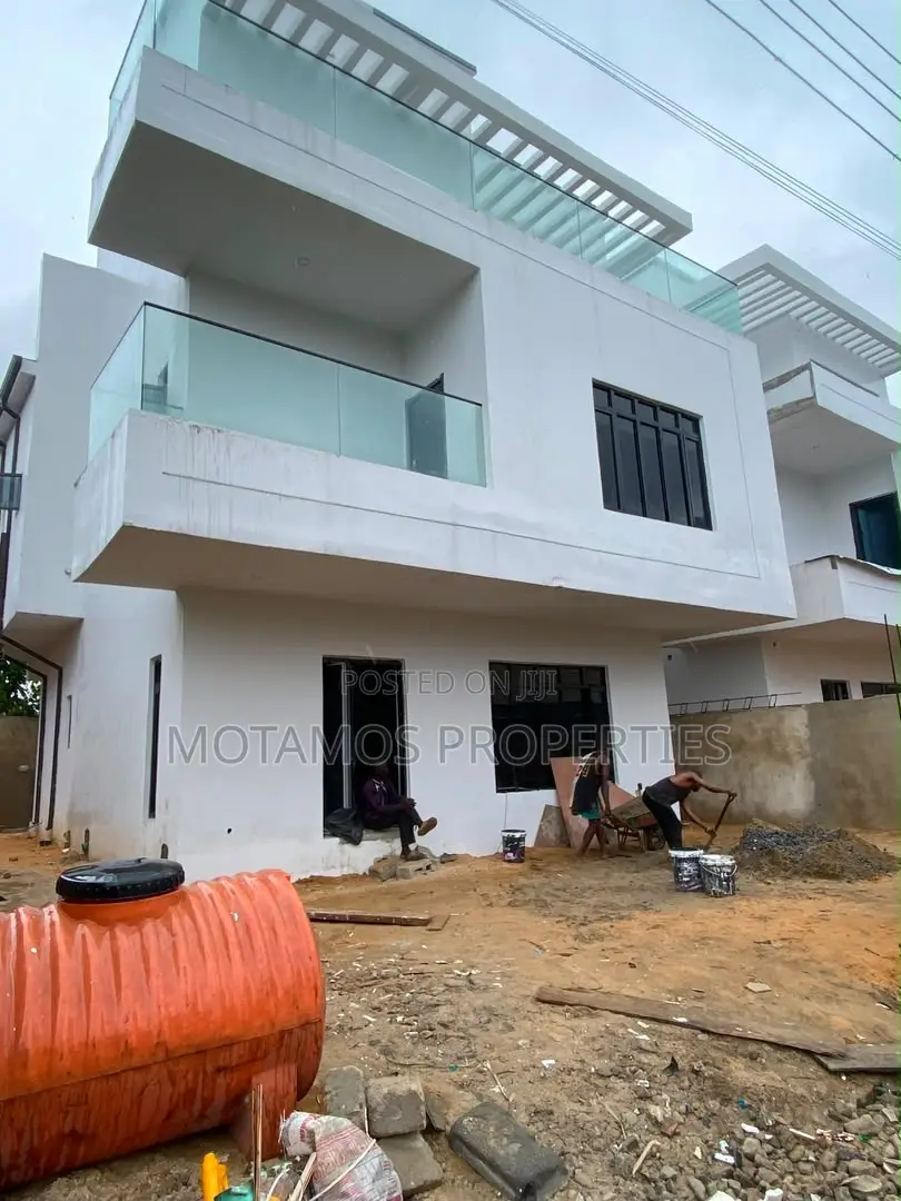 Furnished 4bdrm Duplex in Woji for sale in Woji