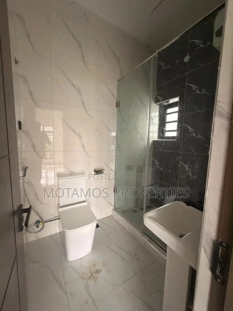 Furnished 4bdrm Duplex in Woji for sale in Woji