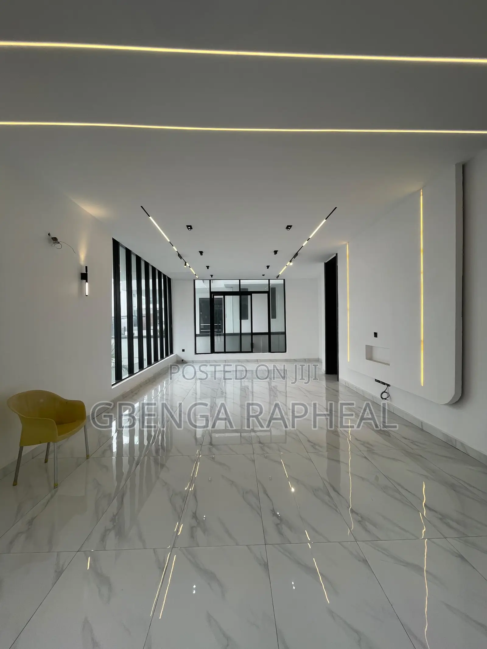 5bdrm Duplex in Chevron, Lekki for sale in Lekki