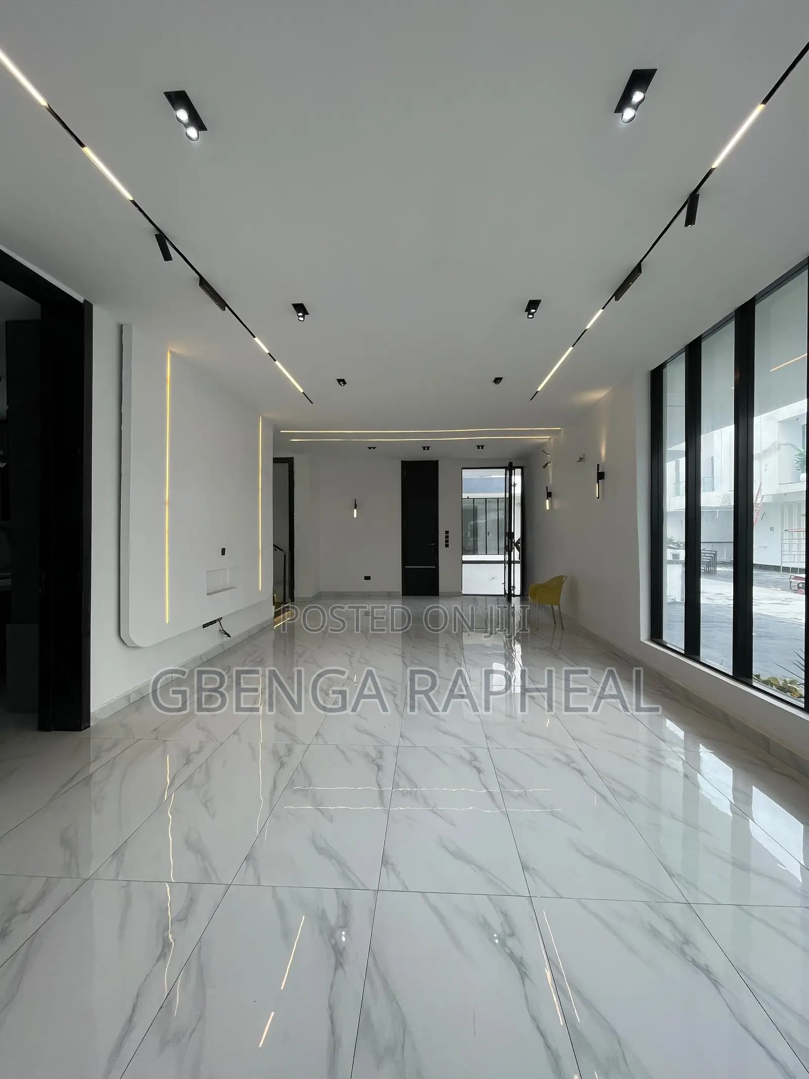 5bdrm Duplex in Chevron, Lekki for sale in Lekki