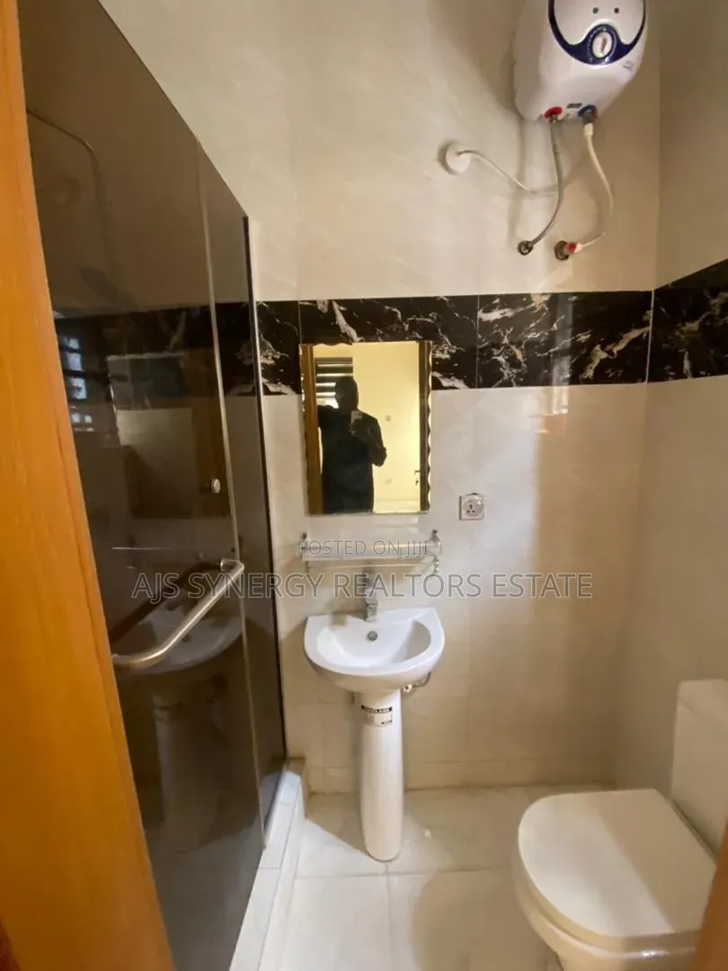 4bdrm Duplex in Ikota for rent in Ikota