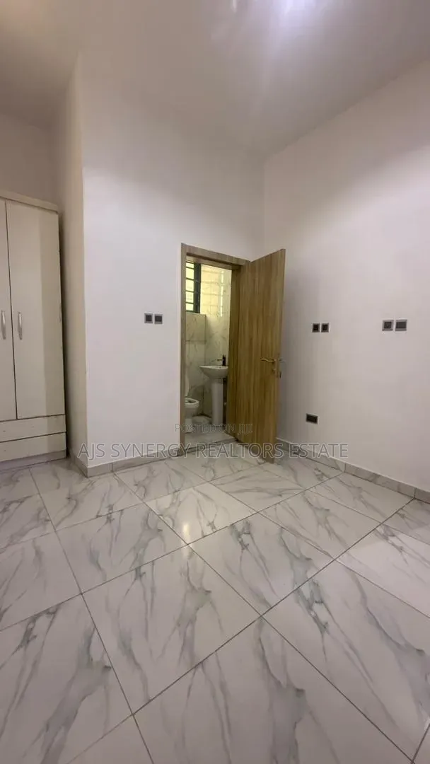 4bdrm Duplex in Ikota for rent in Ikota