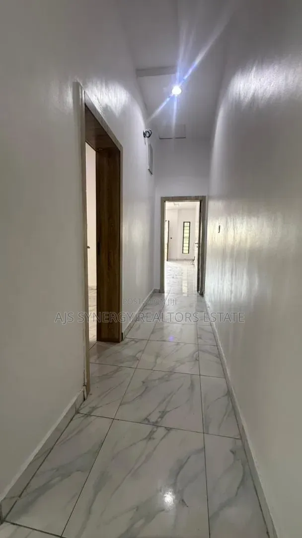 4bdrm Duplex in Ikota for rent in Ikota