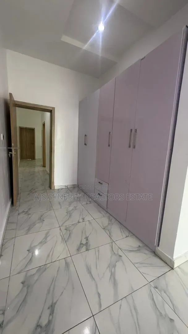 4bdrm Duplex in Ikota for rent in Ikota