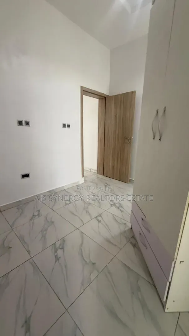 4bdrm Duplex in Ikota for rent in Ikota