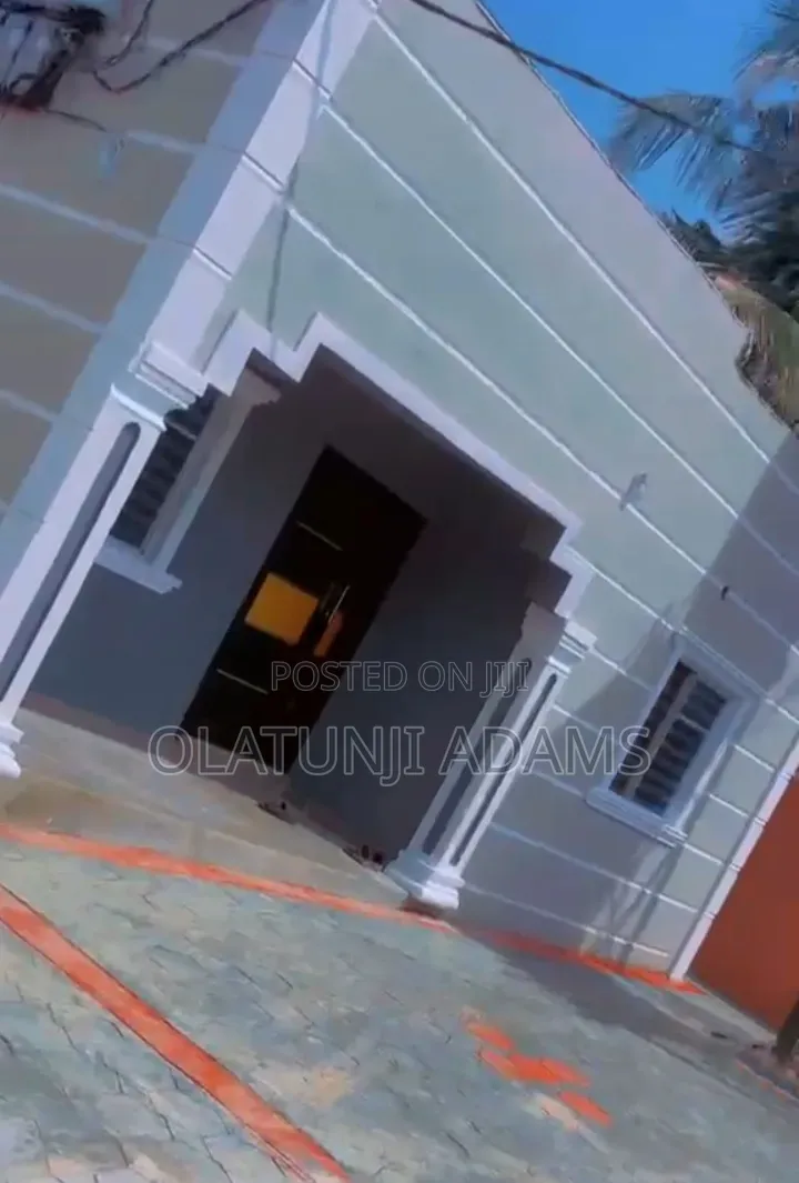 15bdrm Apartment in Onward Ogo Oluwa, Osogbo for sale in Osogbo